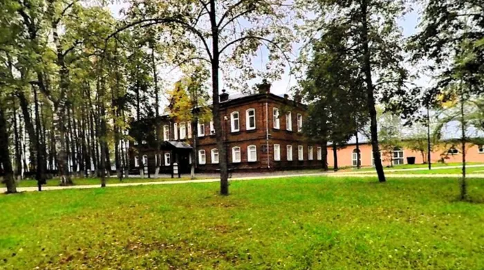 фото музея от школы