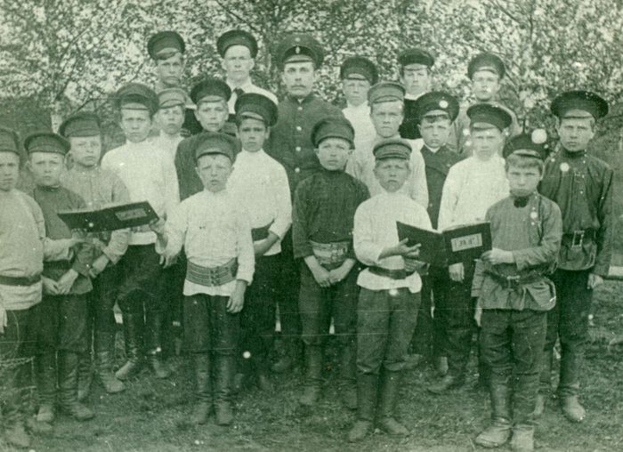 Фото 2 1913 г. Хор белохолуницкой второклассной школы  (2).jpg